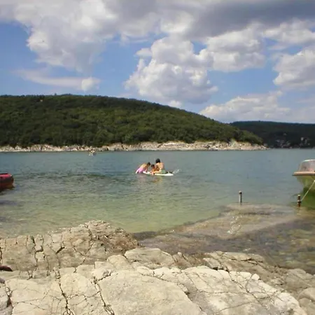 Spacious With Pool * Krnica
